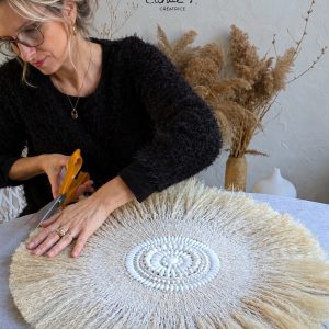 Juju hat en fibres naturelles colorées WHITY – Création artisanale – vue 2