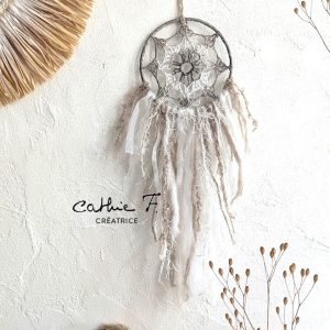 Attrape rêves bohème blanc taupe DYSIA