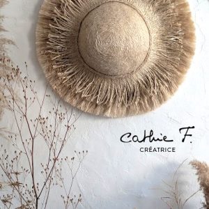 Chapeau décoratif bohème en fibres naturelles – Décoration murale artisanale CORSICA 52